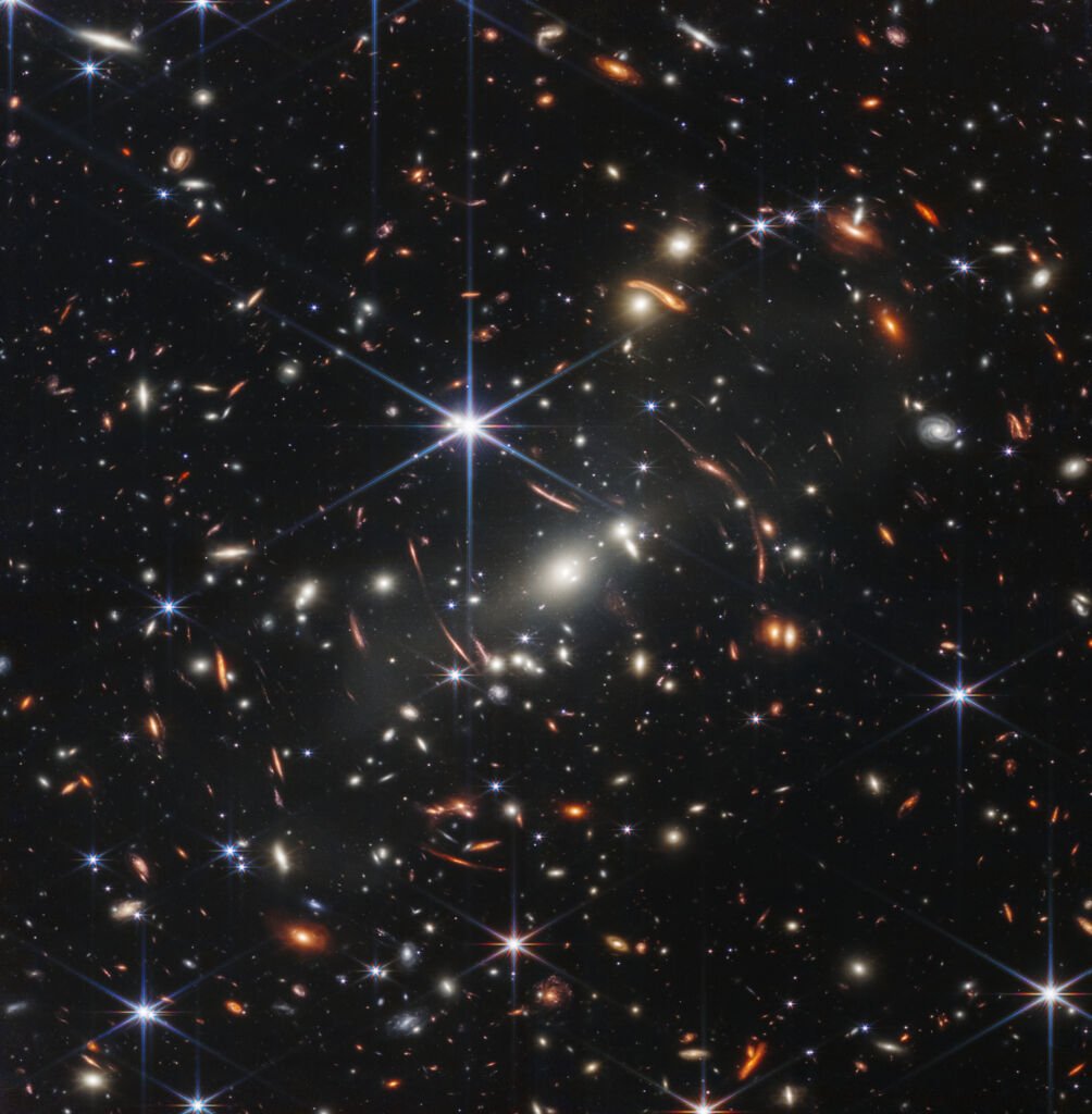 Imagen del Cúmulo de galaxias SMACS 0723 tomada por el telescopio James Webb